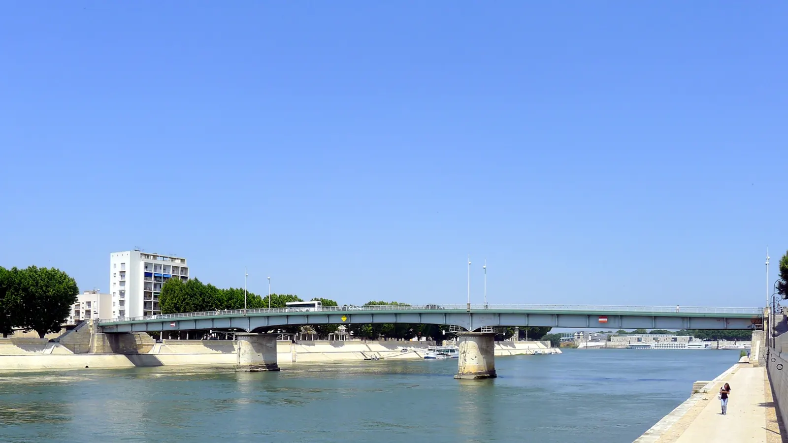 Le pont de Trinquetaille sur le Rhône, à Arles